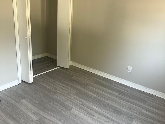 4th image of 6977 Weatherwood Dr