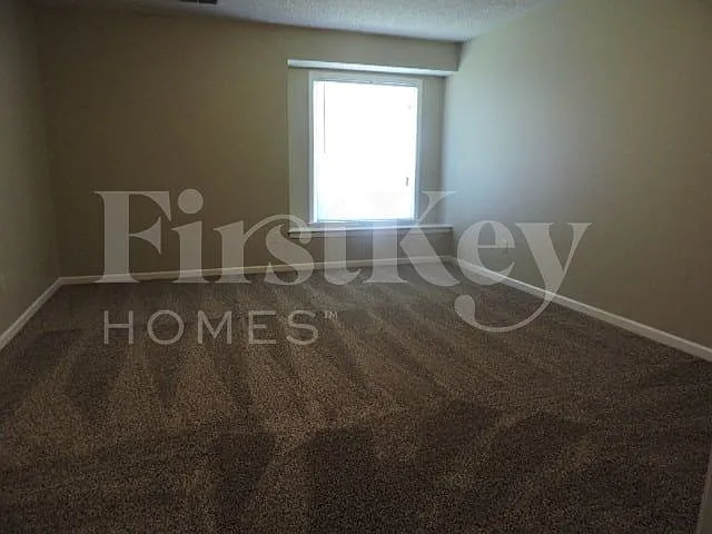 2056 Kingsrow Pkwy — Photo 12