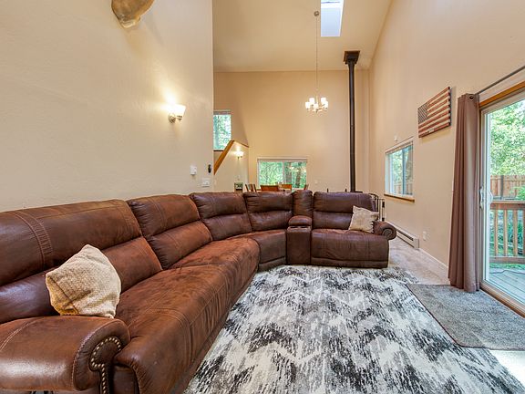 4th image of 2853 Primrose Dr