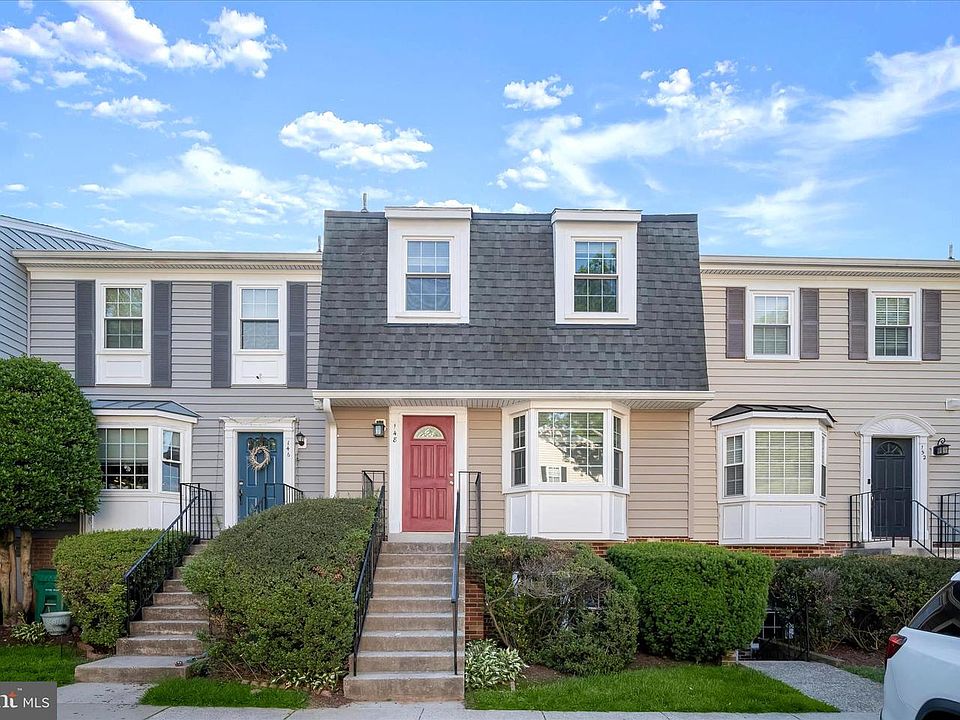 1st image of 148 Barnsfield Ct #204