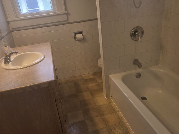 4th image of 1552 2nd St