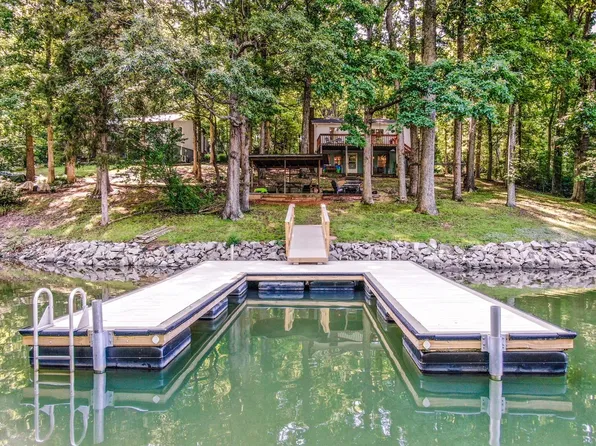 7118 Beargrass Rd, Sherrills Ford, NC 28673
