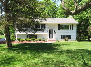 27 Ironia Rd, Chester Twp, NJ 07869