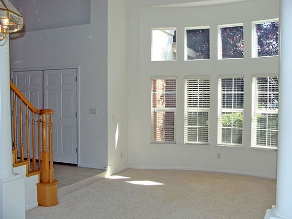 3rd image of 237 Luna Cir
