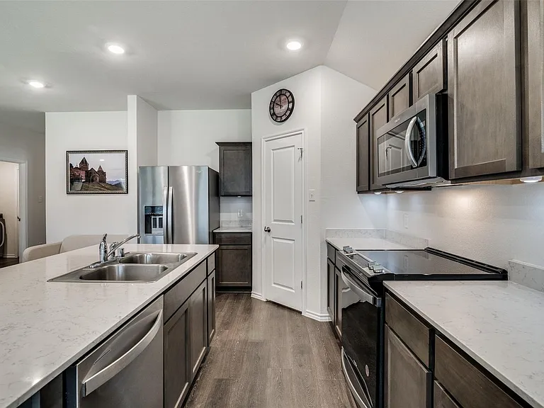 2117 Croton Ave — Photo 8