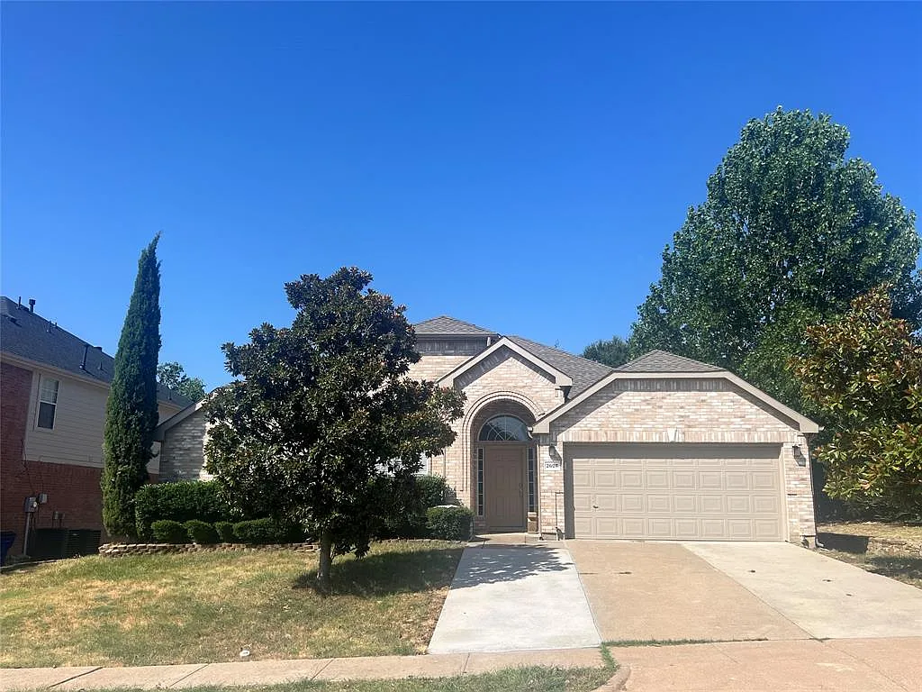 3 bed, 2.0 bath, 2544 sqft, $2,750 — Photo 3