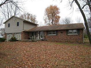 1863 Skyline Dr, Greenwood, IN 46143