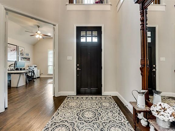 3rd image of 6700 Marina Cir