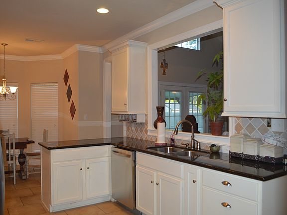 3rd image of 131 Woodshire Ln