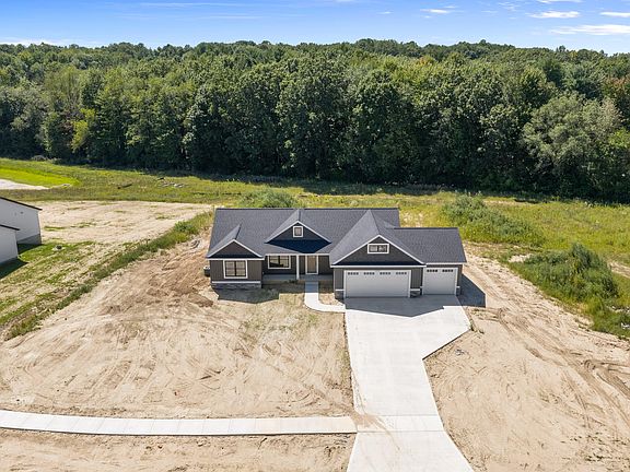 2nd image of 3286 Stonehill Ct