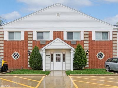 1719 Grove St APT 8, Glenview, IL, 60025
