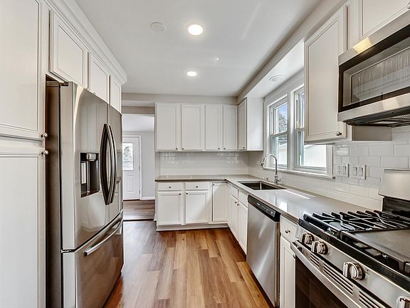 5th image of 1825 N 76th Ave