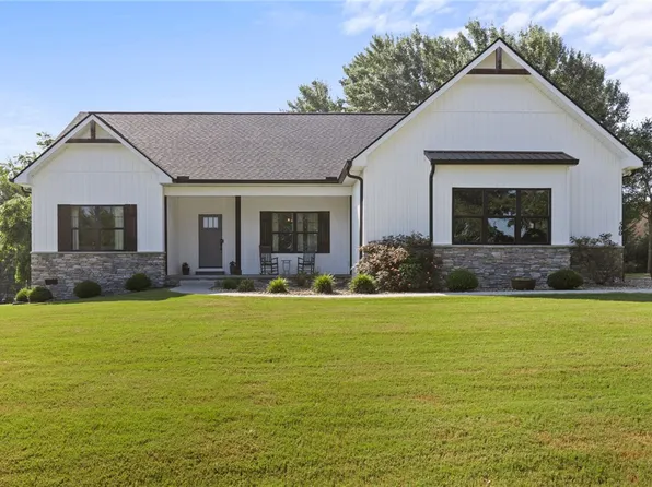 500 Serria Way, Seneca, SC 29678