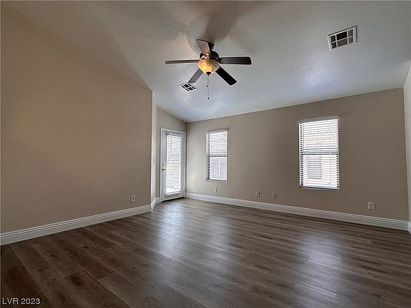 3rd image of 9651 Bandera Creek Ave