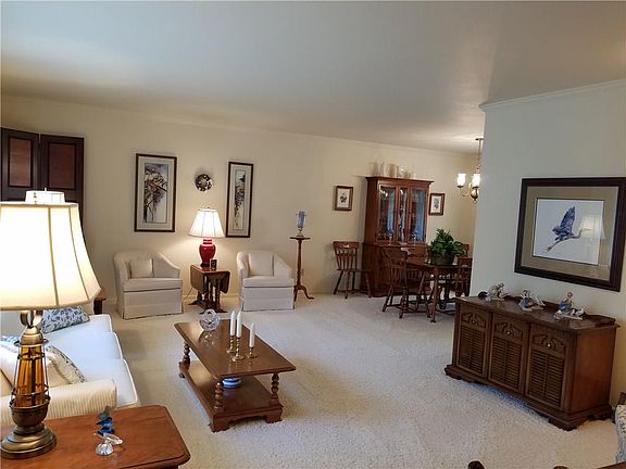2nd image of 3121 Silverwood St