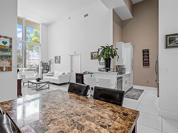 5th image of 2775 NE 187th St APT 117