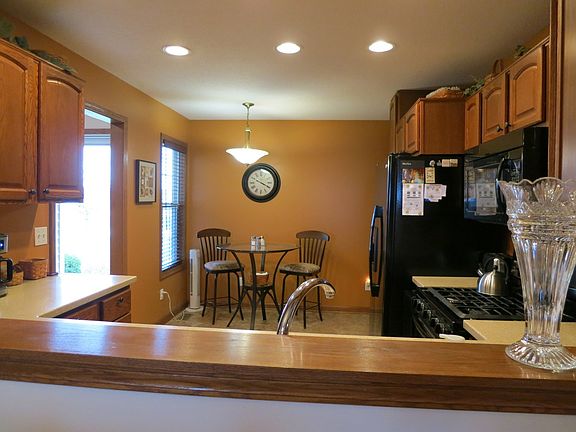 Pass through from kitchen to dining room