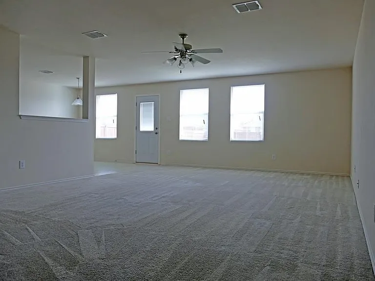 2814 Lake Vista Dr — Photo 1