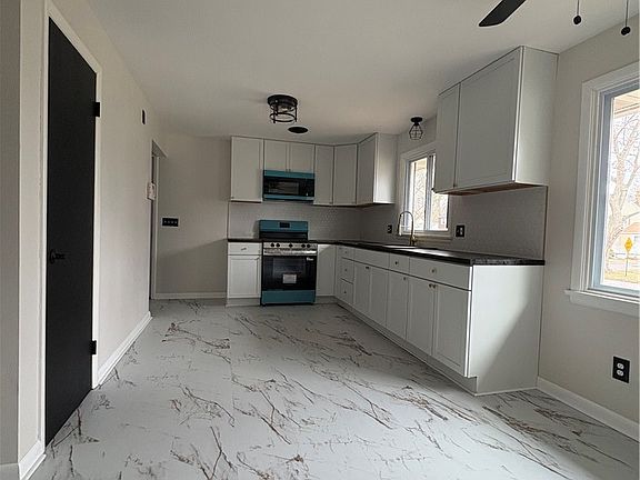 3rd image of 49 Angora Dr