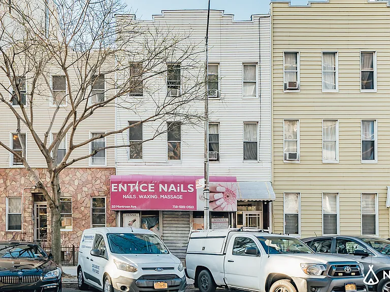 33 Montrose Ave #2R — Photo 10
