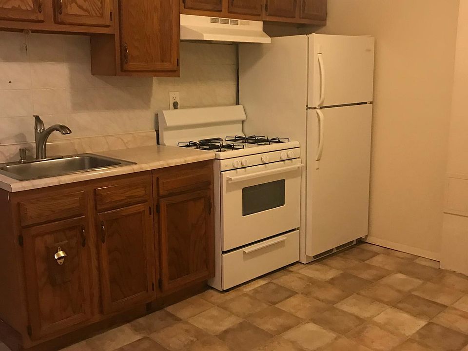 1st image of 15010 Centreville St #1