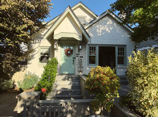 1820 McGilvra Blvd E, Seattle, WA 98112