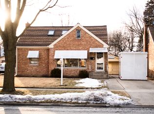 118 N Maple St, Mount Prospect, IL 60056