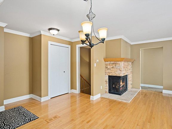 5th image of 212 Benham Ct #212
