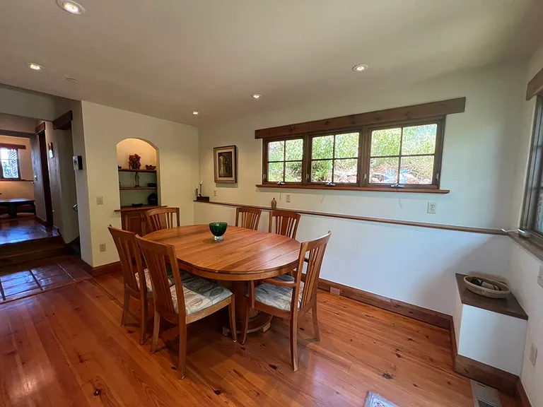 3266 Robinson Dr — Photo 3