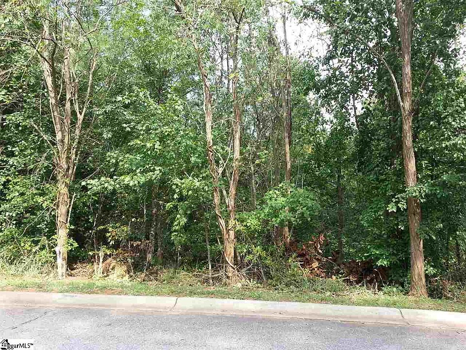 1st image of 126 Woodstone Dr