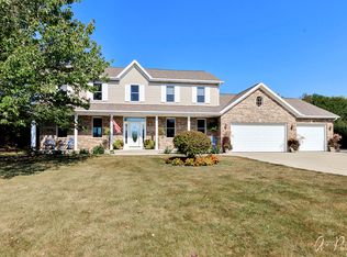 2218 Hidden Trail Ct, Spring Grove, IL 60081