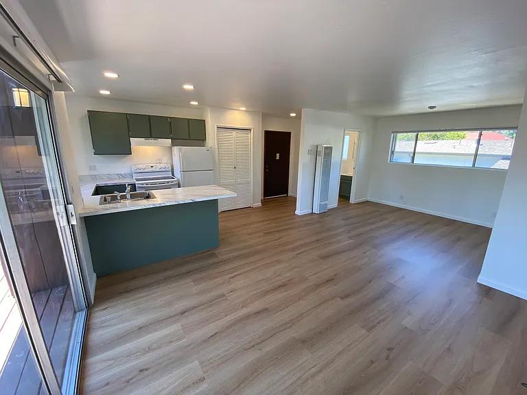 527 Mission Ave #A — Photo 6