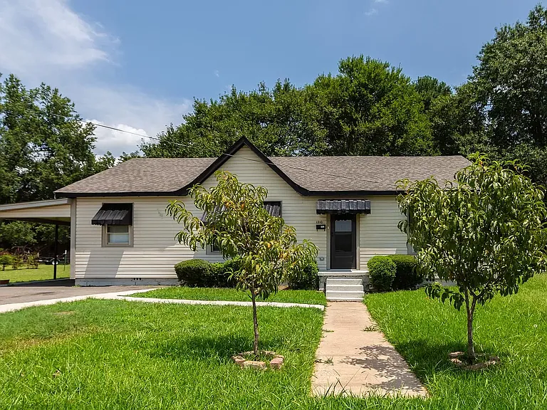 1210 Donaghey Ave — Photo 1