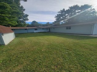 5356 Oakridge Dr, Beaverton, MI 48612