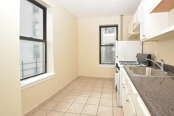 Rented by Bohemia Realty Group | media 2