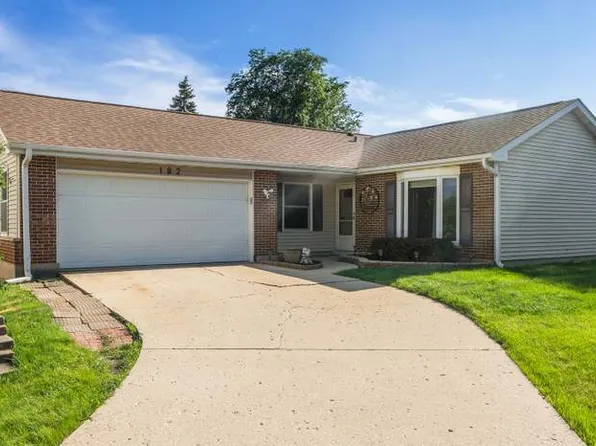 182 Hastings Mill Rd, Streamwood, IL 60107