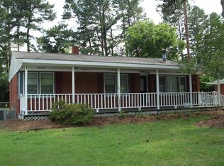 4921 Walnut Dr, Fayetteville, NC 28304
