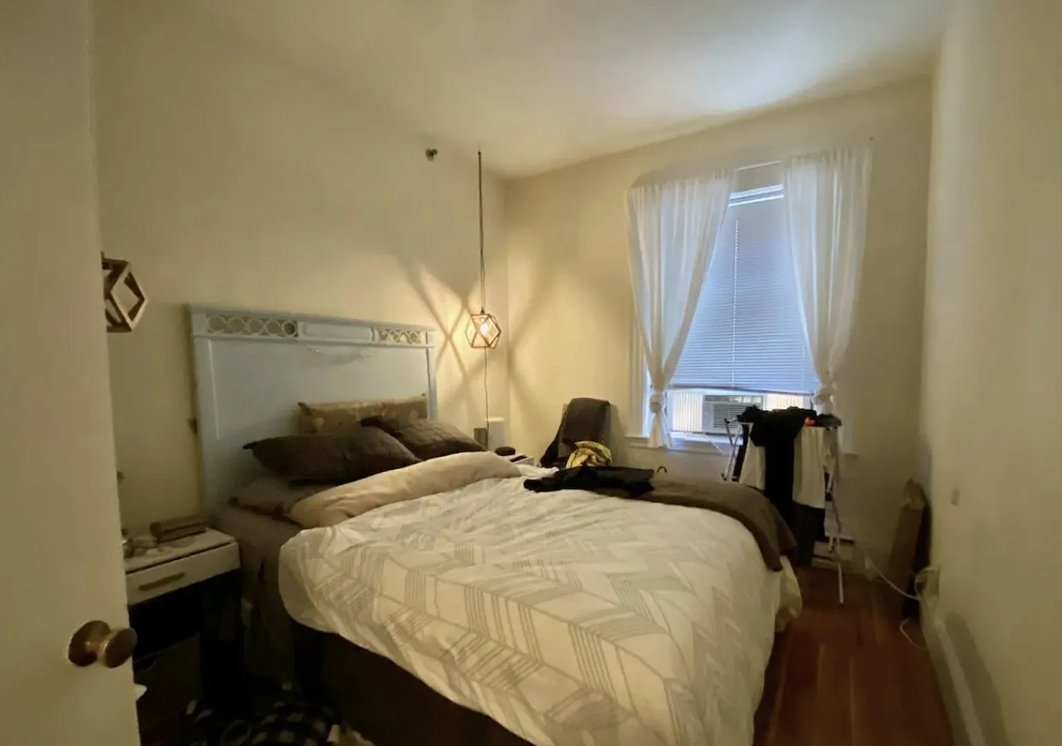Back Bay Top Floor — Photo 1