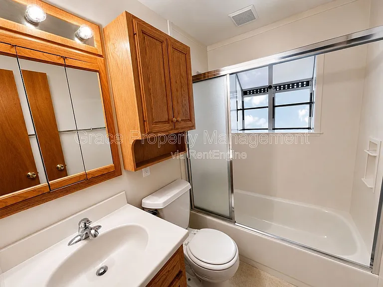 7033 S Cherry St — Photo 9