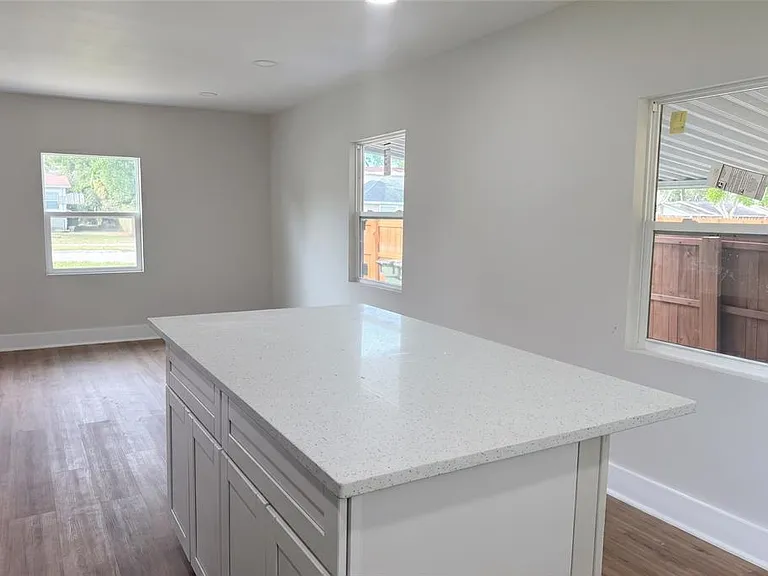 520 E Juanita St — Photo 17