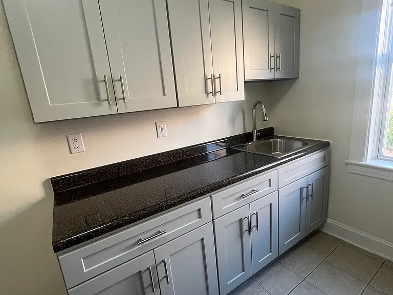 164 S Harrison Street — Photo 26