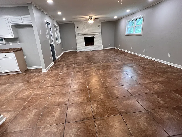 1569 Moss Point Dr — Photo 4