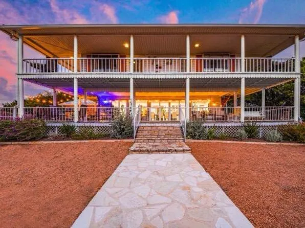 208 Valley View Dr S, Kerrville, TX 78028