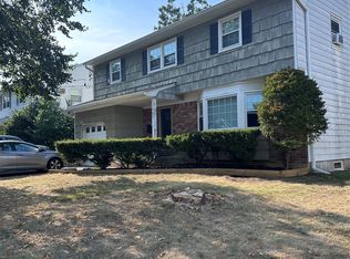 107 Fairview Ave, Oceanside, NY 11572
