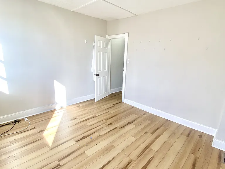 514 N Decker Ave — Photo 7