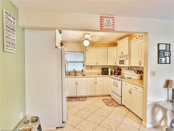 5th image of 1224 Viburnum Dr
