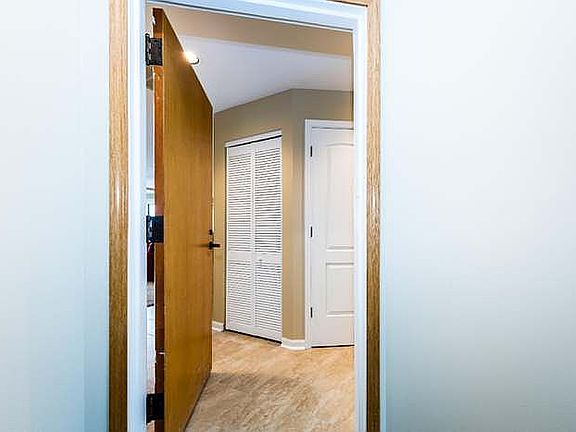 3rd image of 300 Oselka Dr Suite 262