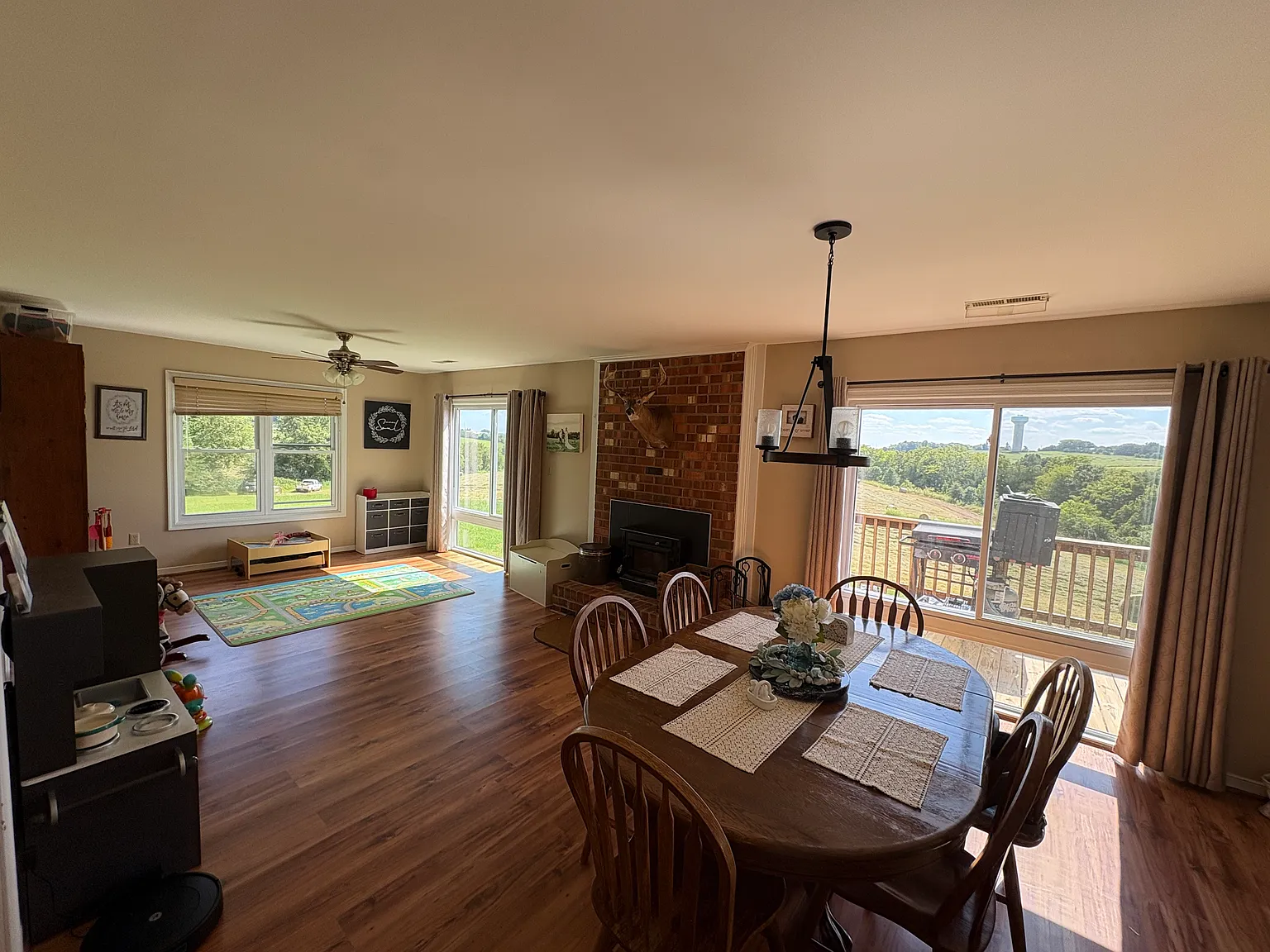 3 bed, 1736 sqft, $2,900 — Photo 3