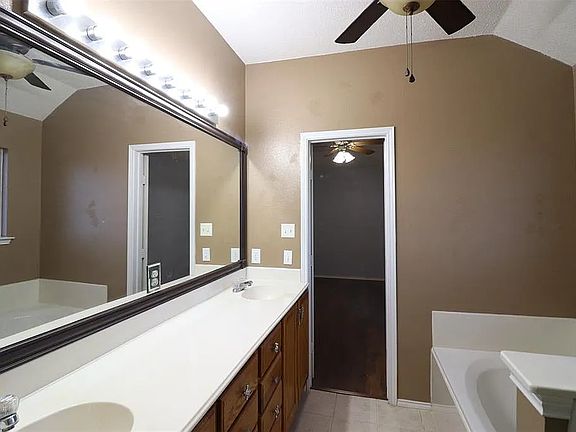 5th image of 1281 Marchant Pl