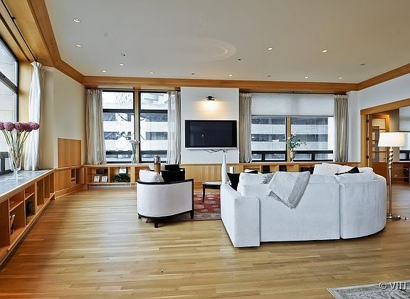 3rd image of 680 N Lake Shore Dr APT 206